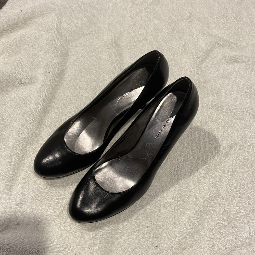 Black Anne Klein Pumps
